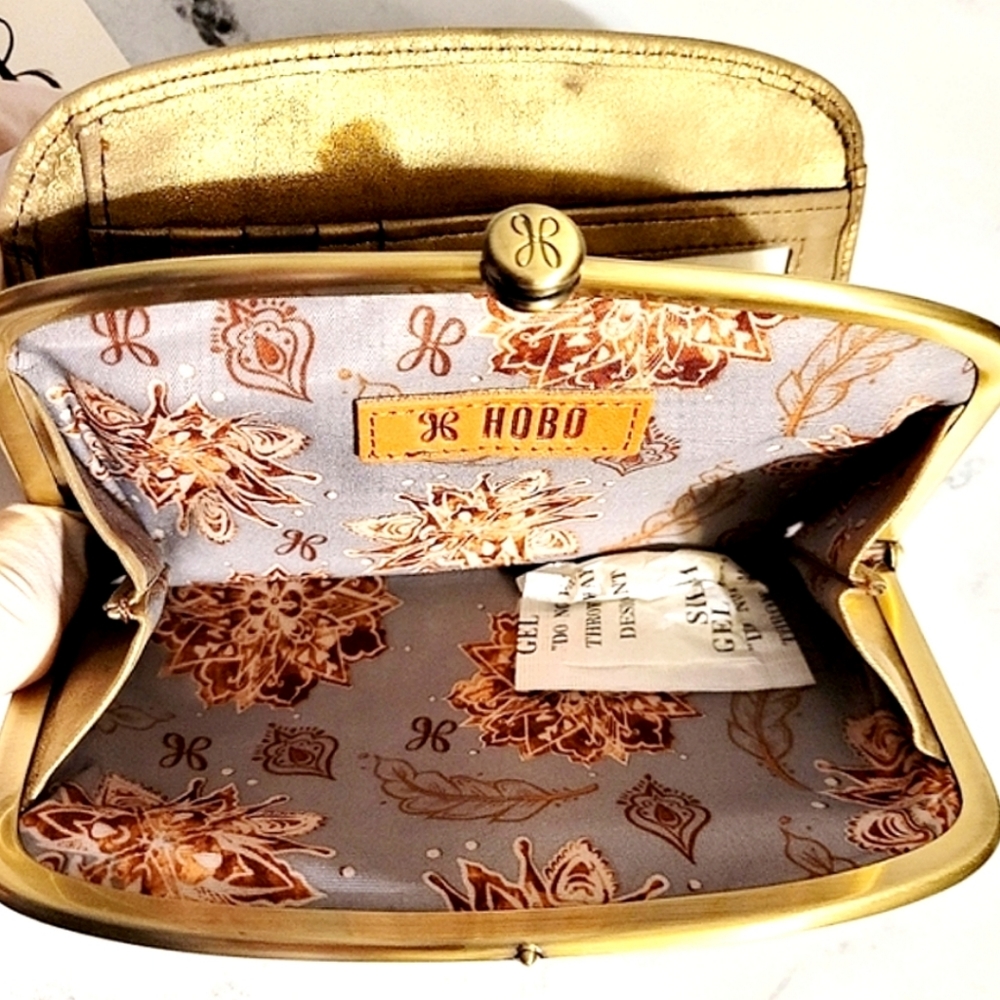 NWT RARE HOBO 'Halo' Stardust Metallic Leather Wallet with Wanderlust Lining - Picture 3 of 9